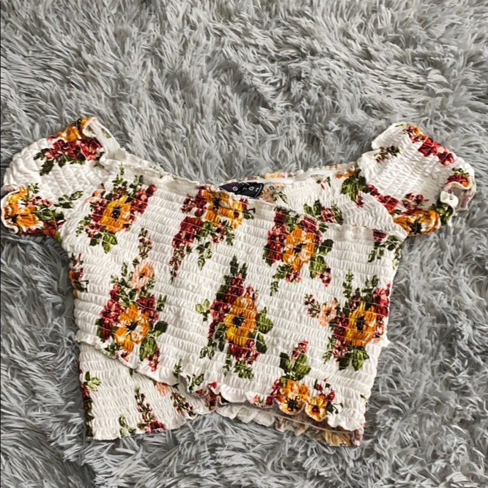 Off the shoulder crop